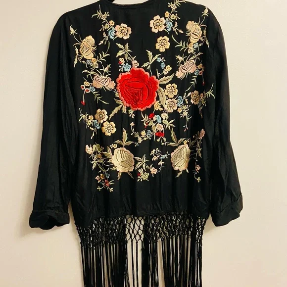 ✨✨SOLD✨✨Zara Bohemian embroidered kimono - Picture 3 of 10